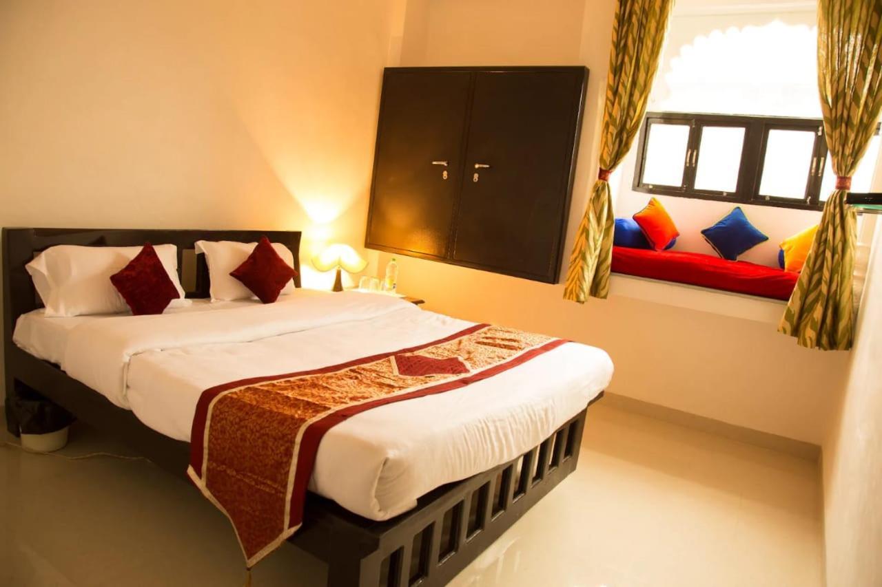 Hotel Nahargarh Palace Indore Exterior foto